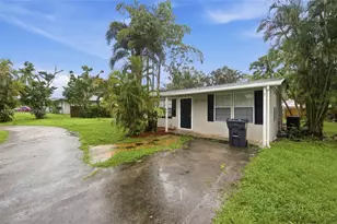 49 W Mango Rd, Lake Worth, FL 33467 - Photo 2