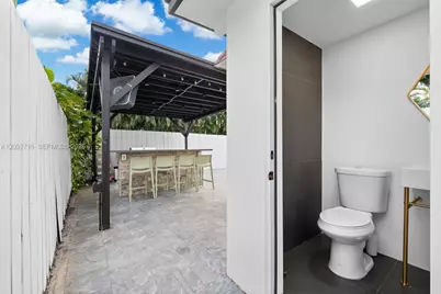 208 SE 4th Ter, Dania Beach, FL 33004 - Photo 18