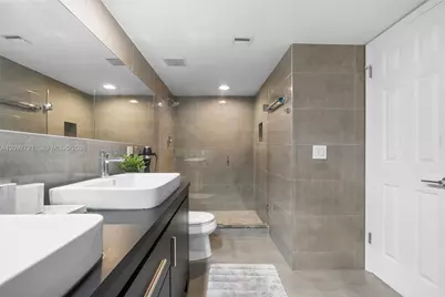 3300 NE 191st St #1816, Aventura, FL 33180 - Photo 16