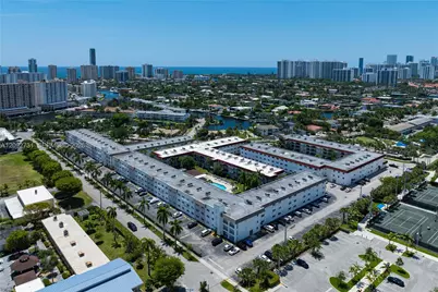 541 Blue Heron Dr #308, Hallandale Beach, FL 33009 - Photo 14