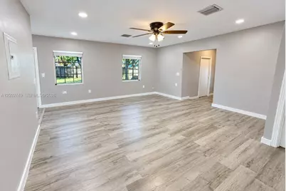 599 NE 35th St, Oakland Park, FL 33334 - Photo 10