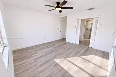 599 NE 35th St, Oakland Park, FL 33334 - Photo 24