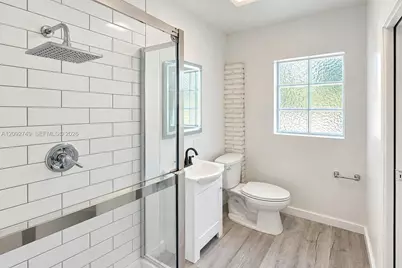 599 NE 35th St, Oakland Park, FL 33334 - Photo 28