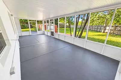599 NE 35th St, Oakland Park, FL 33334 - Photo 36
