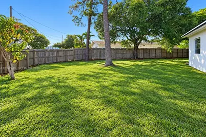 599 NE 35th St, Oakland Park, FL 33334 - Photo 46