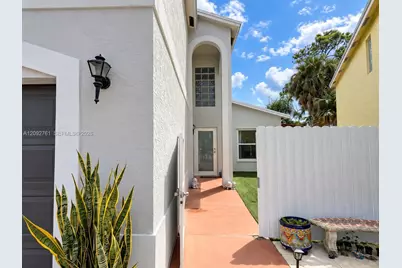 4244 Pine Hollow Cir, Greenacres, FL 33463 - Photo 2