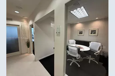 1680 Michigan Ave #914, Miami Beach, FL 33139 - Photo 4