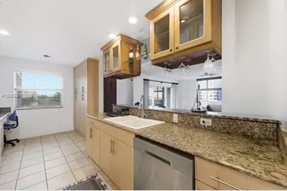 3800 Hillcrest Dr #523, Hollywood, FL 33021 - Photo 4