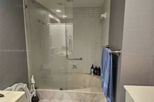 3800 Hillcrest Dr, Hollywood, FL 33021 - Photo 14