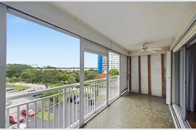 3800 Hillcrest Dr #523, Hollywood, FL 33021 - Photo 16
