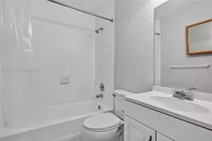275 W 68th St, Hialeah, FL 33014 - Photo 10