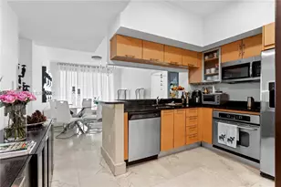31 SE 5th St, Miami, FL 33131 - Photo 8