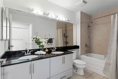 31 SE 5th St #4018, Miami, FL 33131 - Photo 18