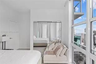 31 SE 5th St, Miami, FL 33131 - Photo 16