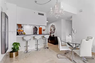 31 SE 5th St #4018, Miami, FL 33131 - Photo 6