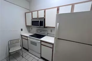 2890 N Oakland Forest Dr, Oakland Park, FL 33309 - Photo 2