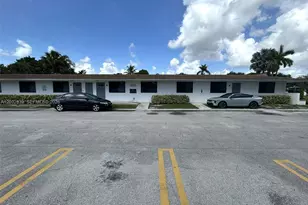 1590 NE 118th St, Miami, FL 33161 - Photo 10