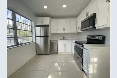 858 SW 2nd St #4, Miami, FL 33130 - Photo 1