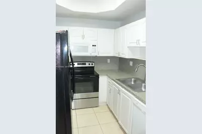 10666 SW 7th St #2106, Pembroke Pines, FL 33025 - Photo 4