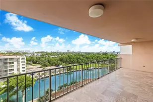 1800 NE 114th St, Miami, FL 33181 - Photo 1
