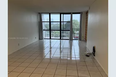 1000 Parkview Dr #507, Hallandale Beach, FL 33009 - Photo 12