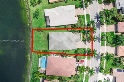 9640 Phipps Ln, Wellington, FL 33414 - Photo 10
