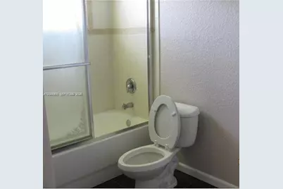 1050 NW 4th St, Boynton Beach, FL 33435 - Photo 6