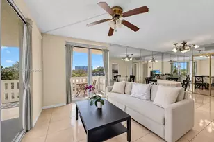 919 Hillcrest Dr, Hollywood, FL 33021 - Photo 2