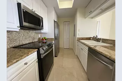 848 Brickell Key Dr #2303, Miami, FL 33131 - Photo 8