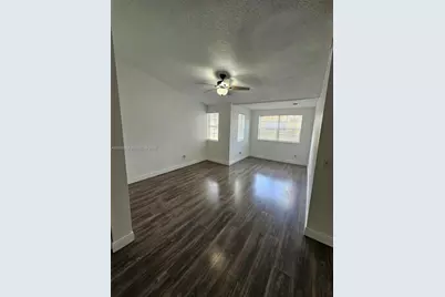 18346 NW 68th Ave #C, Hialeah, FL 33015 - Photo 12