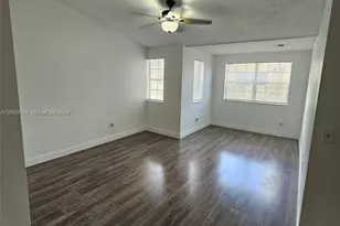 18346 NW 68th Ave, Hialeah, FL 33015 - Photo 12