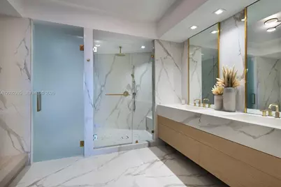 300 S Pointe Dr #4206, Miami Beach, FL 33139 - Photo 12