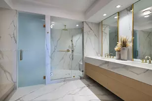 300 South Pointe Dr, Miami Beach, FL 33139 - Photo 12