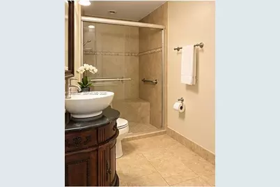 7204 Fairway Dr #I21, Miami Lakes, FL 33014 - Photo 4