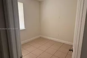 372 SW 2nd St, Florida City, FL 33034 - Photo 2