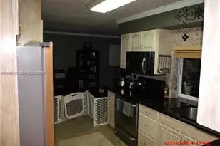 9470 NW 24th St, Sunrise, FL 33322 - Photo 10