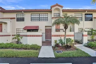 105 Liberty Ct, Deerfield Beach, FL 33442 - Photo 1