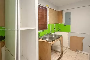 2315 NW 35th St, Miami, FL 33142 - Photo 10