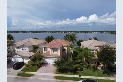 4276 SW 179th Way, Miramar, FL 33029 - Photo 2
