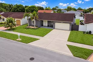 18046 SW 154th Pl, Miami, FL 33187 - Photo 2