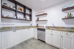 1020 Meridian Ave, Miami Beach, FL 33139 - Photo 14