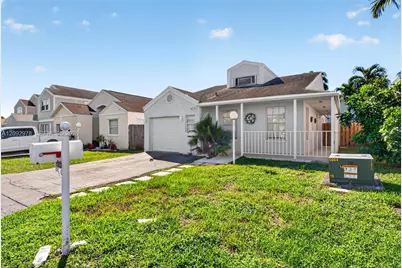 10024 SW 222nd St, Cutler Bay, FL 33190 - Photo 4
