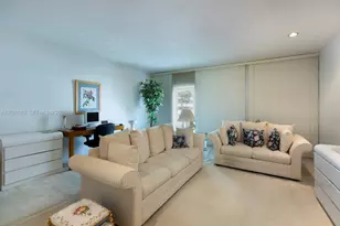 1408 Brickell Bay Dr, Miami, FL 33131 - Photo 2
