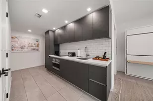 227 NE 2nd St, Miami, FL 33132 - Photo 4