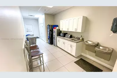4875 NW 77th Ave, Miami, FL 33166 - Photo 24