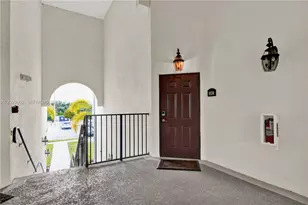 10620 NW 88th St, Doral, FL 33178 - Photo 2