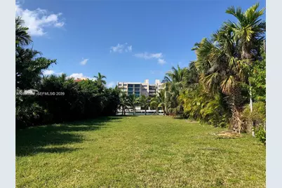 9480 Bay Dr, Surfside, FL 33154 - Photo 6