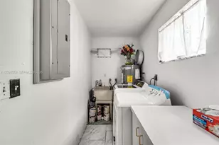 1830 N 54th Ave, Hollywood, FL 33021 - Photo 12