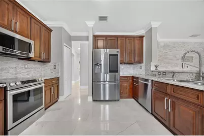 21043 SW 92nd Pl, Cutler Bay, FL 33189 - Photo 18