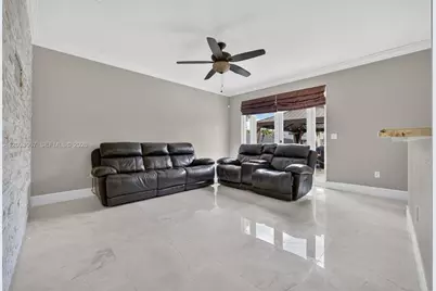 21043 SW 92nd Pl, Cutler Bay, FL 33189 - Photo 14
